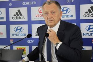 Aulas met en garde les Bleus