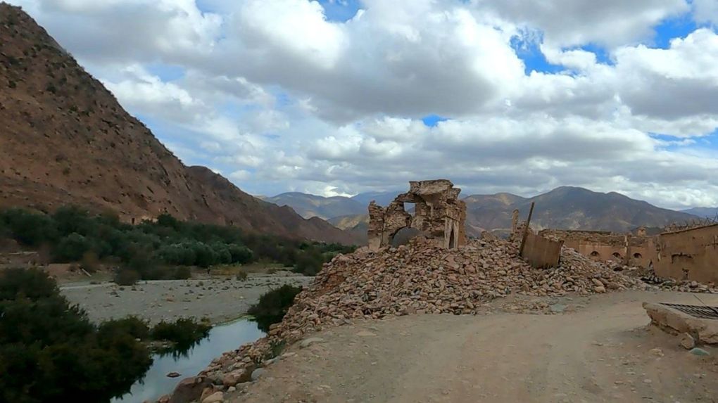 Du Sahara à l'Atlas : de Foum Zguid à Marrakech.