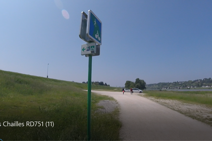 Une signalisation ambigüe voir incomplète sur un itinéraire (Loire à vélo) et un GPS (Google maps) erroné, peuvent mettre des cyclistes sur de belles mais périlleuses routes départementales (RD751) entre Blois et Chailles. 