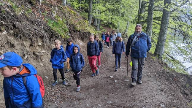 Classe de découvertes : JOUR 4 : en route pour le Château de Murol et lac Pavin