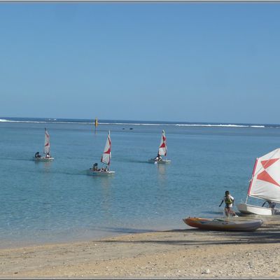 VOILE AU LAGON......