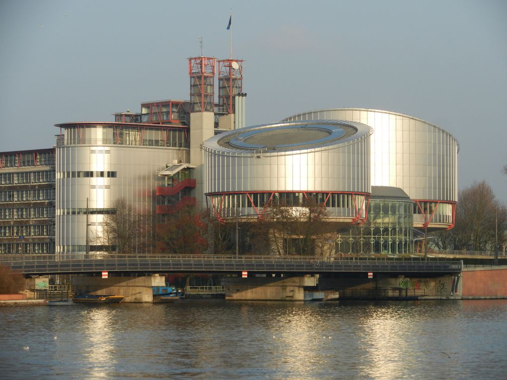 Institutions Européennes, Place Broglie, Quartier de la foire, Jardin des deux rives. Place de la République.