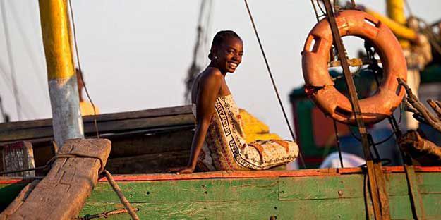 Sa capitale s’appelle Mahajanga. Située à l’ouest de Tananarive entre Diégo-Suarez et Morondave, au bord du canal du Mozambique. C’est une grande ville qui possède plus de 250 000 habitants, sans doute la plus cosmopolite de Madagascar ...