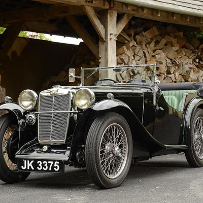 VOITURES DE LEGENDE (1304) : MG  L1  MAGNA - 1933