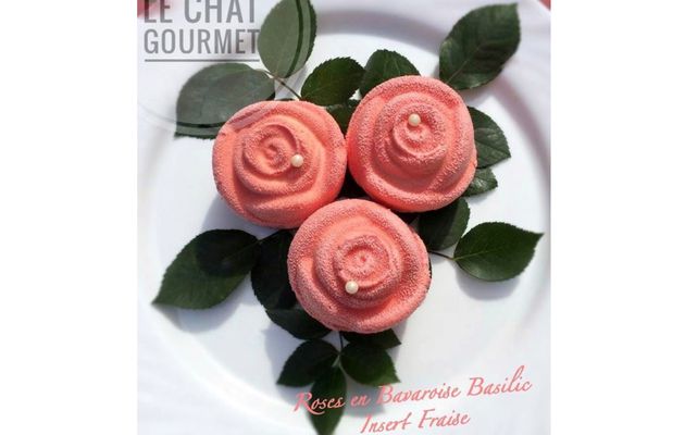 Roses en crème Bavaroise au basilic et gelée de fraises