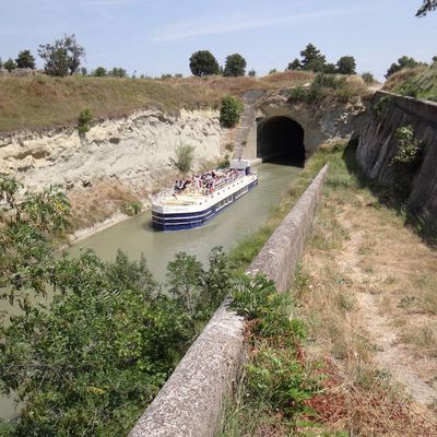 Après une visite de la citadelle de Carcasonne, le fameux tunnel de Pierre Paul RIQUET creusé en une semaine par 4000 hommes.