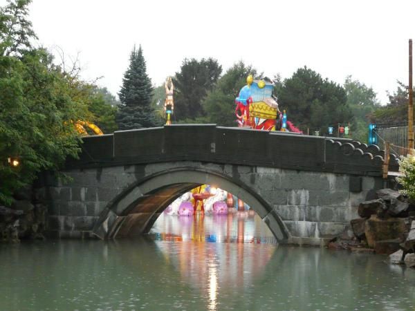 Ce magnifique jardin abrite plusieurs pavillons, le chinois, le japonais, le jardin alpin et d'autres encore. Nous avons eu la chance de le visiter pendant le fameux événement de la Magie des Lanternes...