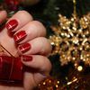 Nail Art per Natale 2012: unghie pacchetto regalo (2)