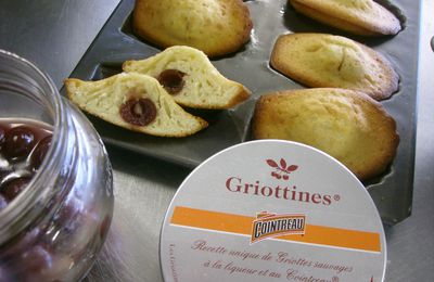 Madeleines au beurre , orange ,cointreau et Griottines ....