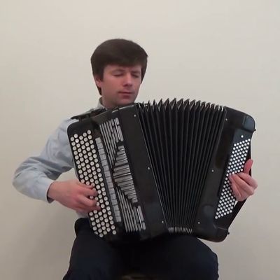 sergey neverov, un vituose de l'accordéon ukrainien qui dépoussière cet instrument par ses interprétations d'airs classiques