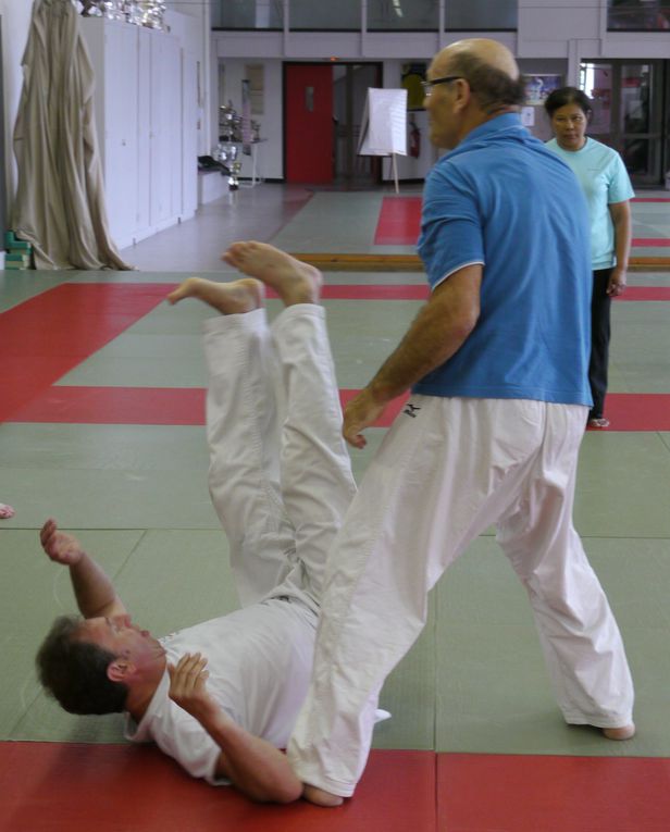 Self défense jujitsu, idéal pour self-défense pour les femmes! Jeunes ou un peu moins jeunes