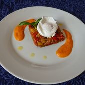 Oeufs pochés à la ratatouille, coulis de poivrons rouges