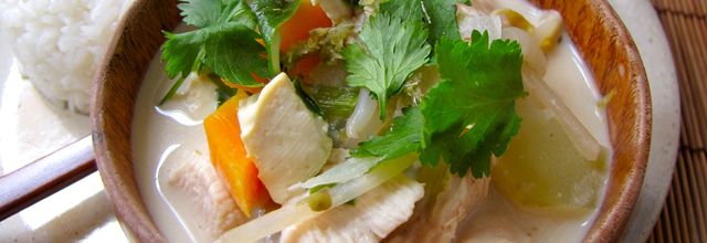 CURRY VERT DE POULET AU LAIT DE COCO
