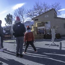 Un stand de tir à l'arc était présent au marché de la Mure-Argens 