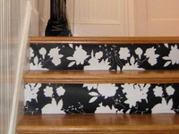 Escalier personnalisé avec du papier peint 