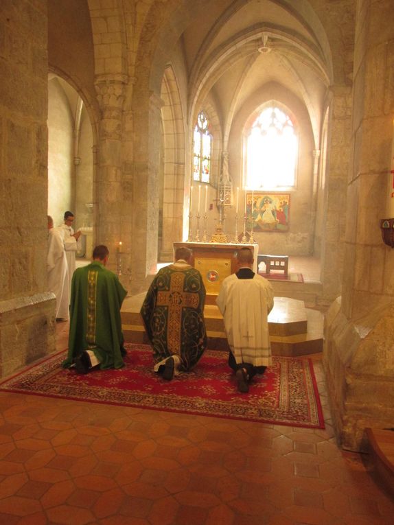 2018-09-02_Première messe à Villars de M. l’abbé Henri LAROCHE, ordonné en la cathédrale St Louis de Versailles le 24 juin. 