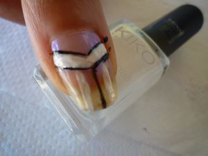 Nail art smoking d'ongle.