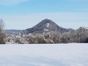 Beau paysage de neige à Brénod