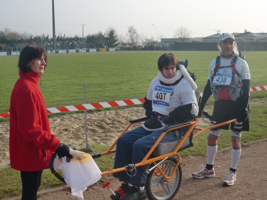 Sur le 5 km de Varades (44), nous avons accompagné en joëlette, Benjamin de l'Adaijed. David et Olivier