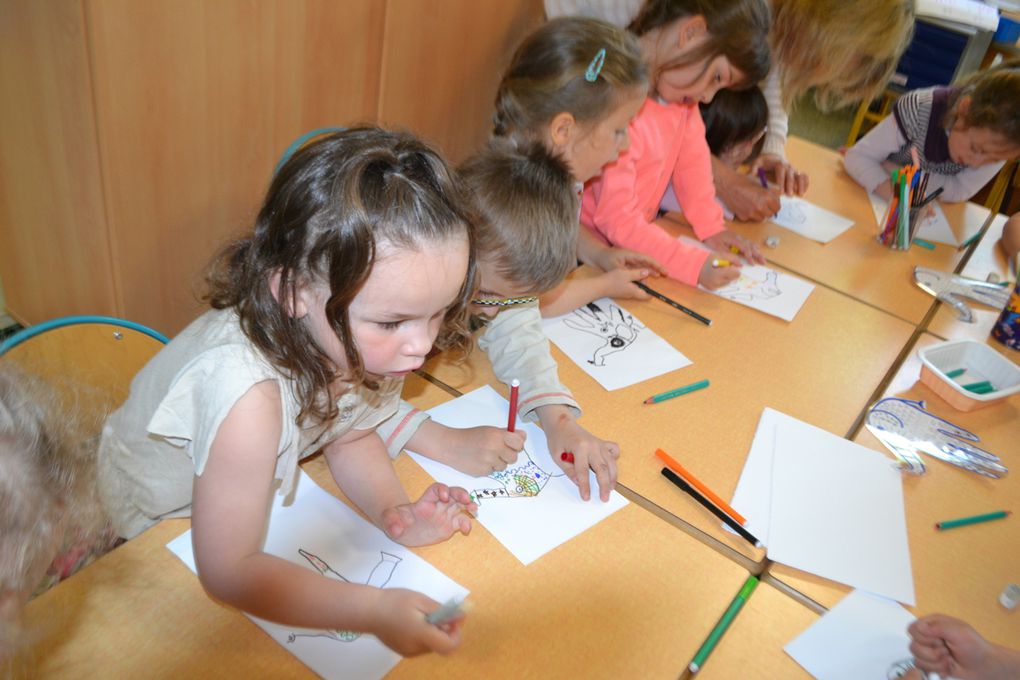 Et pendant ce temps, les autres sont en activités en classe...