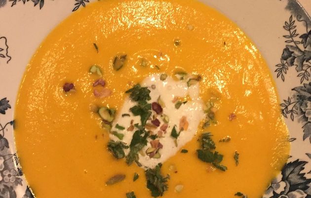 Velouté de carottes au curcuma façon Lignac