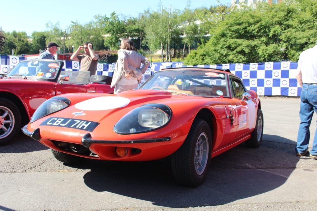 Visites des clubs de collectionnaire prèsent au SPA classic 2012;Ferrari MG Triiumph Alfa Datsun...