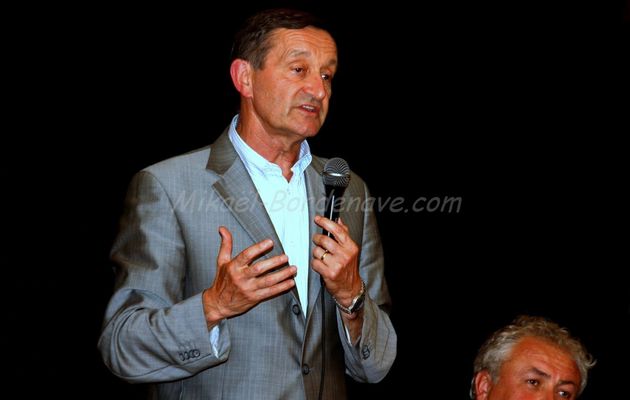 Gérard Bapt, entouré de Claude Calestroupat et François Briançon, conclut la campagne des législatives 2012 au quartier Croix-Daurade, 14 juin 2012.