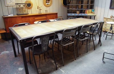 TABLE INDUSTRIELLE METAL & BOIS (VENDUE)