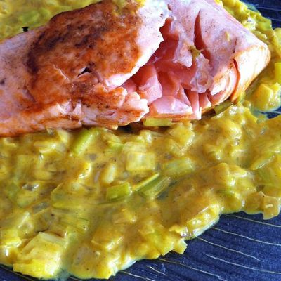 Pavé de saumon poireaux curry dukan