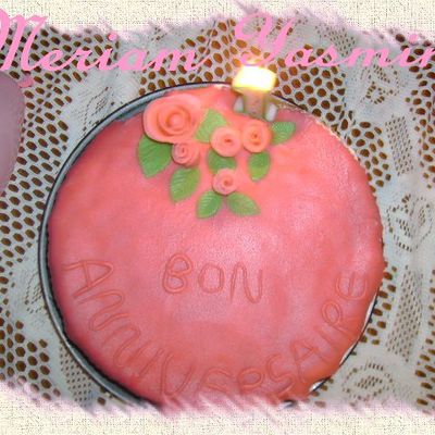 Gâteau d`anniversaire Le fraisier