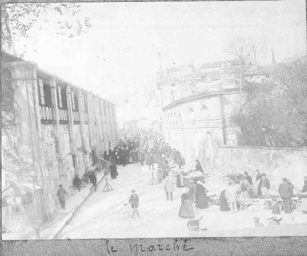 Et bien sûr nous quittons ces temps anciens avec un hommage aux vétérans... certainement de la guerre 1870..... 