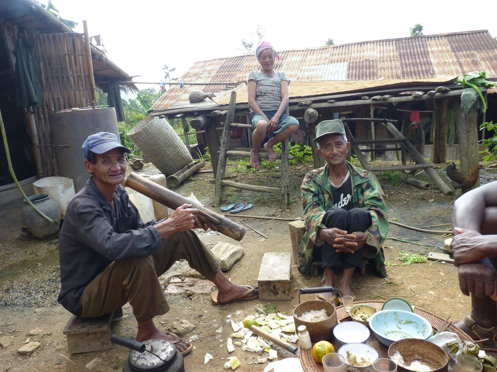 Notre chronique qu Nord du Laos parmi les et5hnies montagnardes