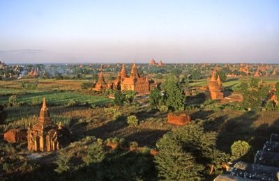 Birmanie Burma ( Myanmar ) architecture: Bagan