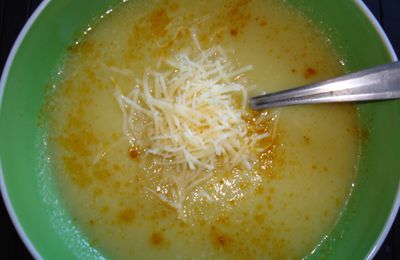 Soupe de courgettes au curry