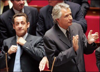 Observez la t&ecirc;te &agrave; Sarkozy lorsqu'il regarde DDV... &eacute;loquent !