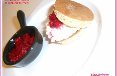 Mini pancakes à la mousse et sa compotée de framboises