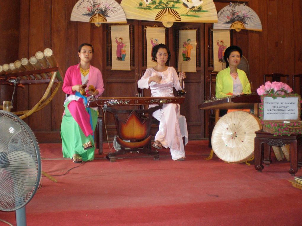 Bienvenue à Van Mieu-Quoc Tu Giam, première université fondée au Vietnam, temple de la littérature.