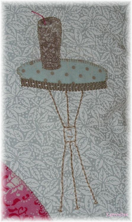 Avec Agnès, nous nous sommes lancées un défi pour 2010 : réaliser chaque mois un coussin avec une des grilles d'Annie Downs de Hatched and Patched.