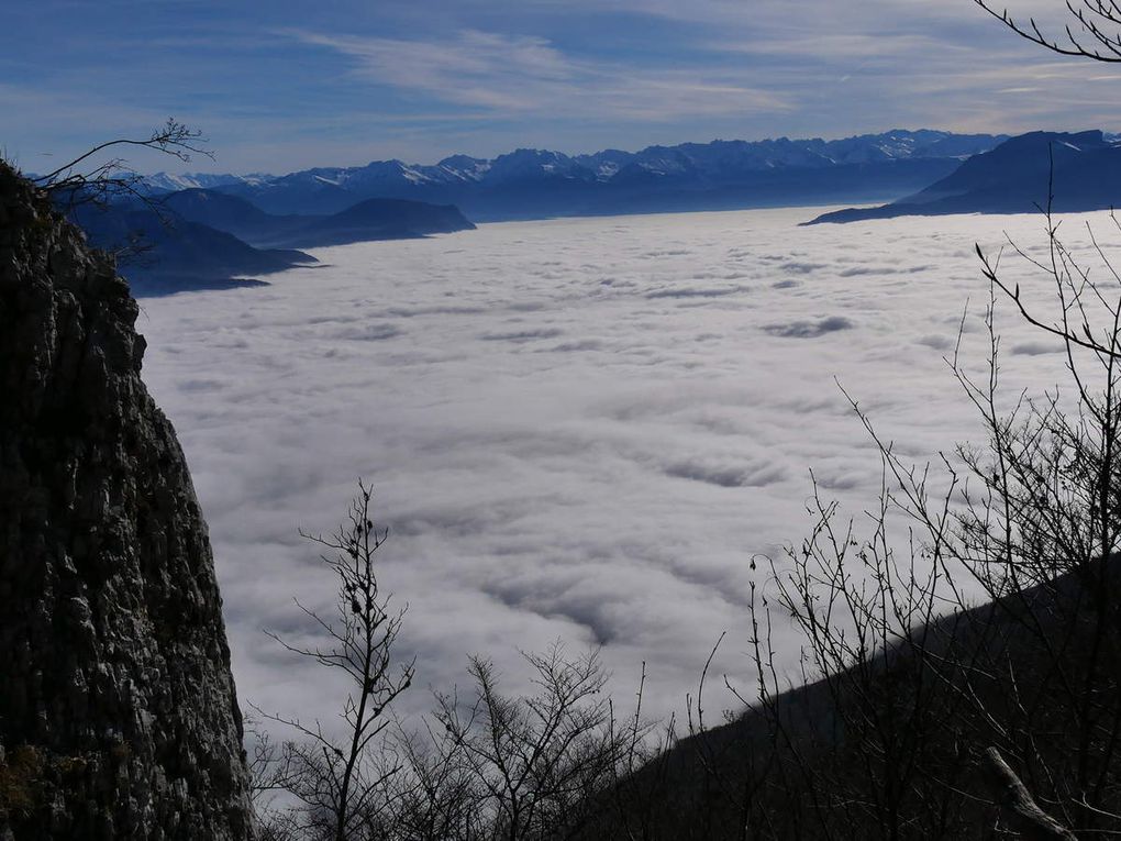 Dent du Chat 1390m - (Avant Pays Savoyard)