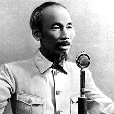 2 septembre 1945 - Ho Chi Minh proclame l'indépendance du Vietnam