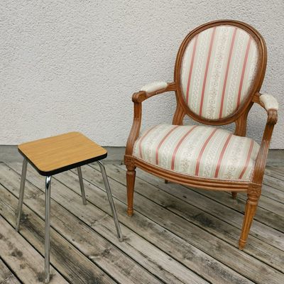 Le Fauteuil et le Tabouret