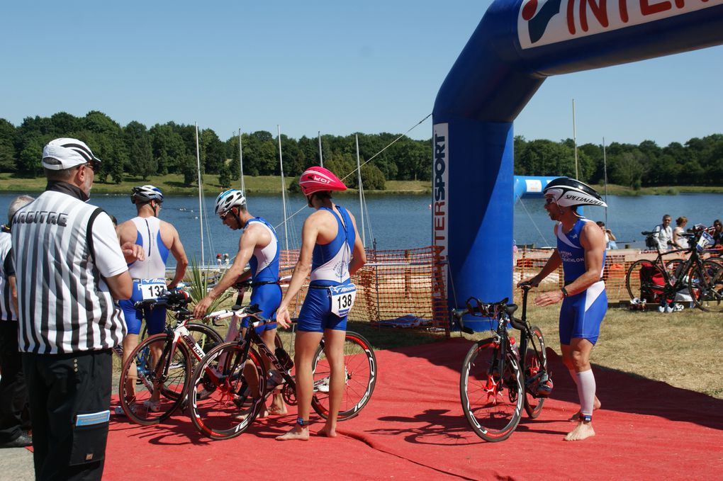 Si les triathlètes ont répondu présent, le soleil lui était au rendez-vous...