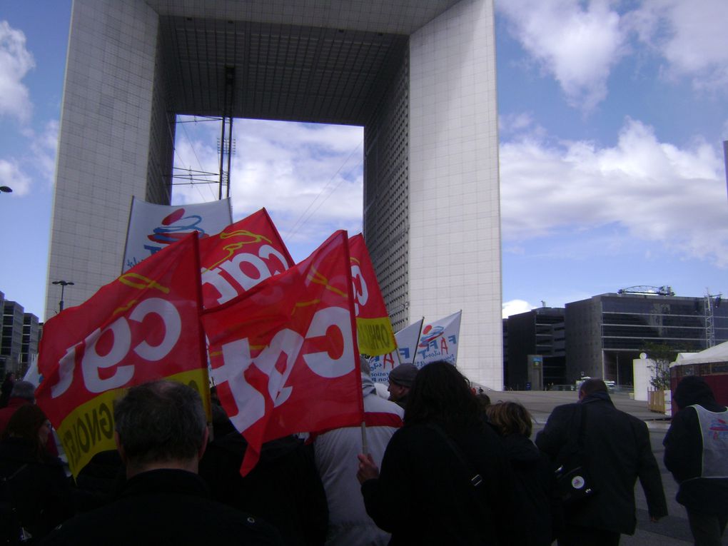 Contre la casse du Service Public et de son statut