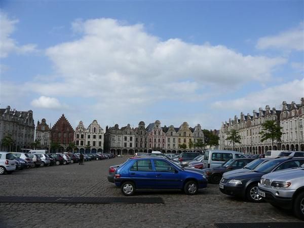 Le centre ville historique d'Arras - La ptit'place et la grand'place
