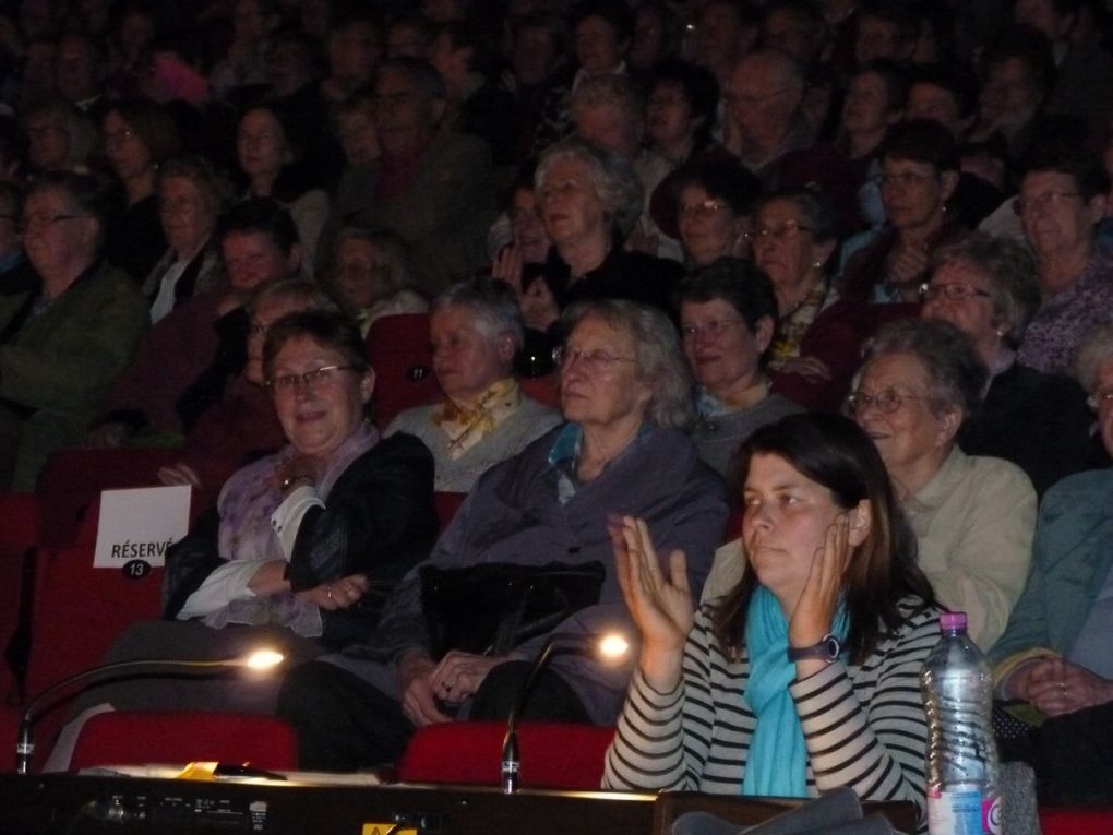 17 mai 2013 - La CANTILENE remet çà ! Dans la nouvelle salle de Rethel, "L'ATMOSPHERE" , avec le concours des services de la ville, des opérettes à grand spectacle pour le plaisir de 350 spectateurs.
