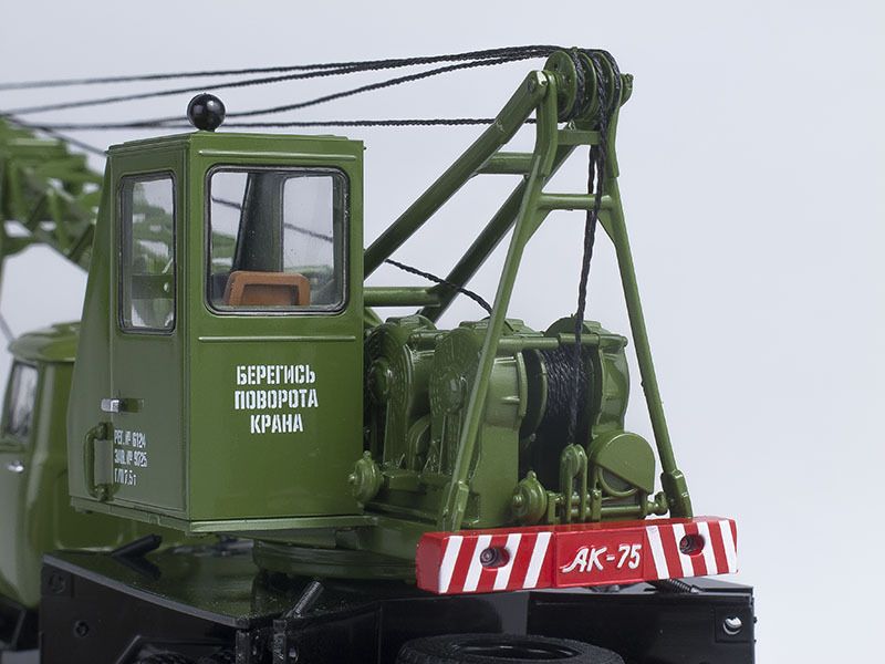 SSM1100 Crane truck AK75V (ZIL-130) /khaki/