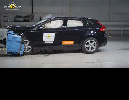 Volvo V40... la voiture la plus sûre révélée par les tests du Euro Ncap