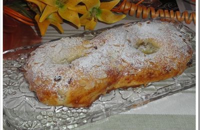 Brioche aux raisins secs-amandes et amandes effilées (pate magique en 10 min)