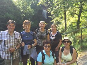 … jeudi regroupement des marcheurs et cycos à  Gimel les Cascades pour le repas pique-nique., belle sortie de 100 km !à