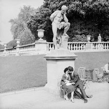 Les amoureux du jardin du Luxembourg, Paris 1951